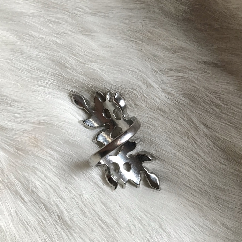 Size 7 silver leaf ring - Picture 2 of 3